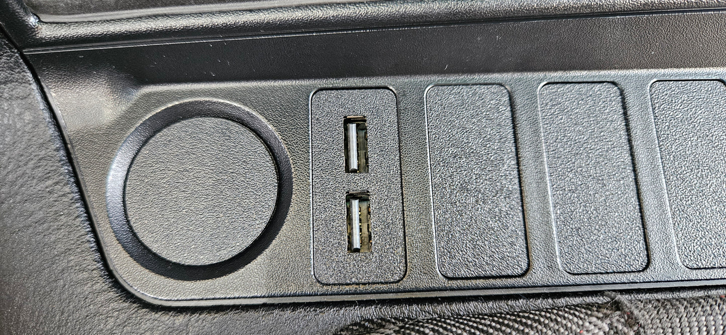 E36 Dual USB Charger