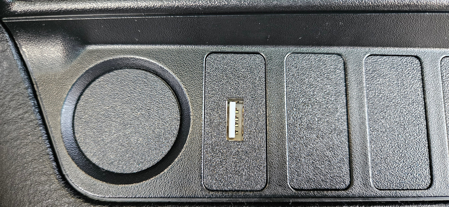 E36 USB Charger